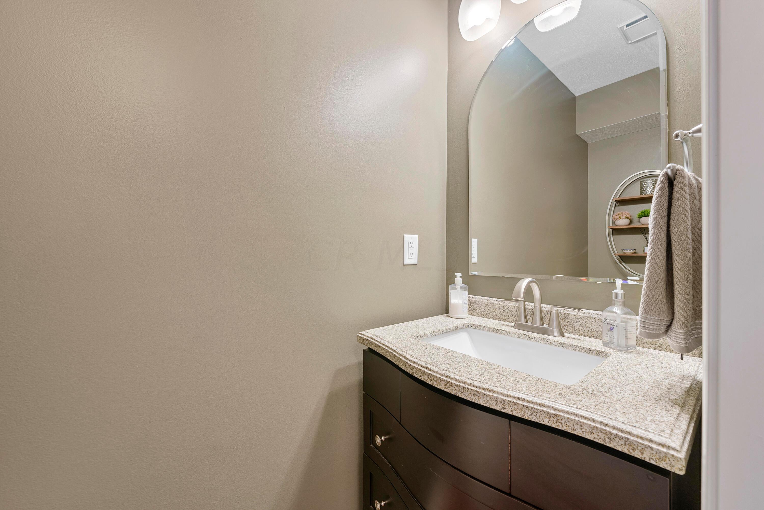 1213 Shagbark Road, Unit 21 Columbus, OH 43230 - Photo 18 of 44 DSC07629