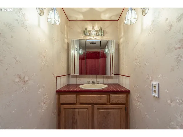 $575,000 | 51475 Mountain View Road, Scappoose, OR 97056