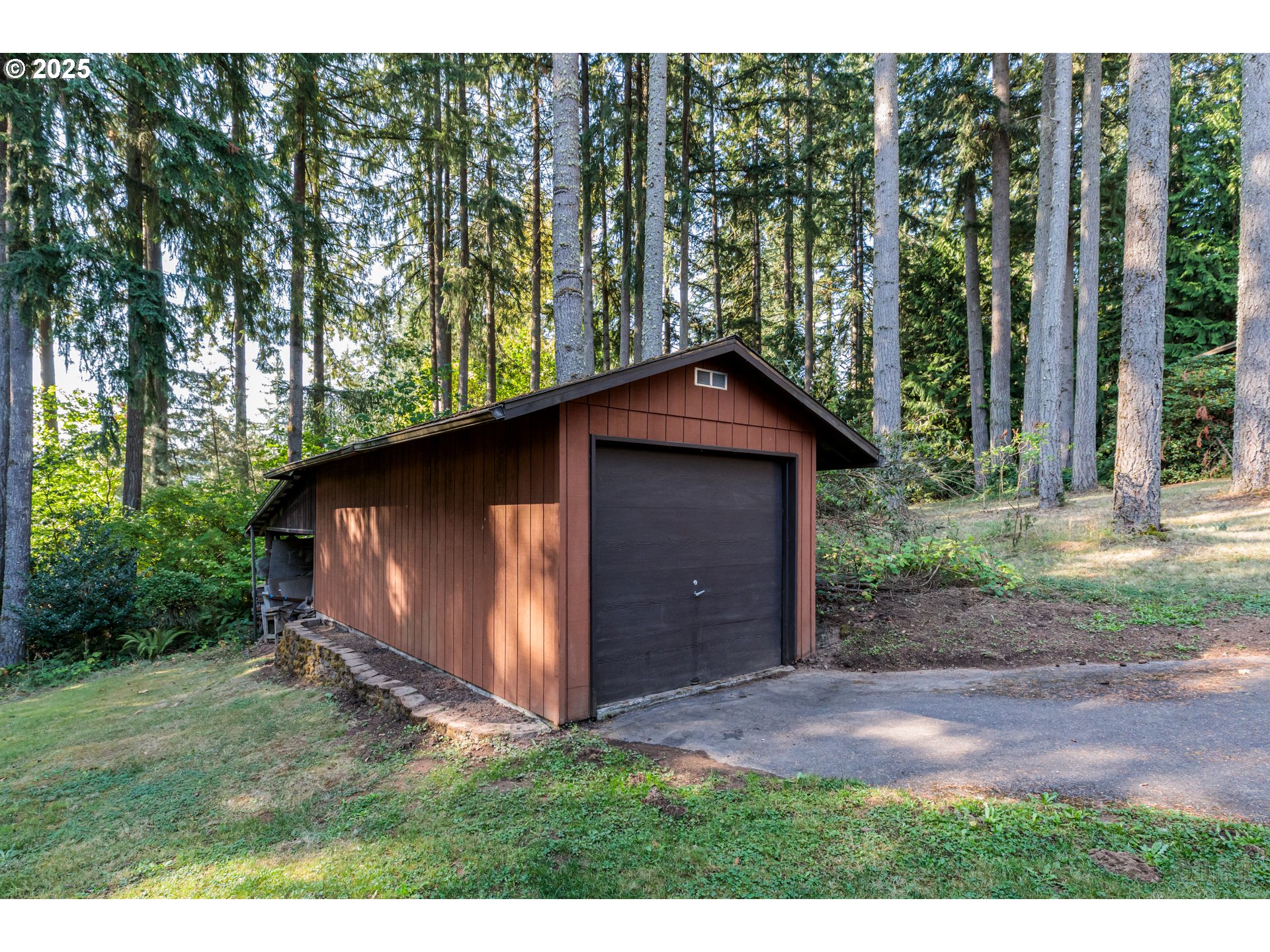 51475 Mountain View Road Scappoose, OR 97056 - Photo 30 of 38 Garage