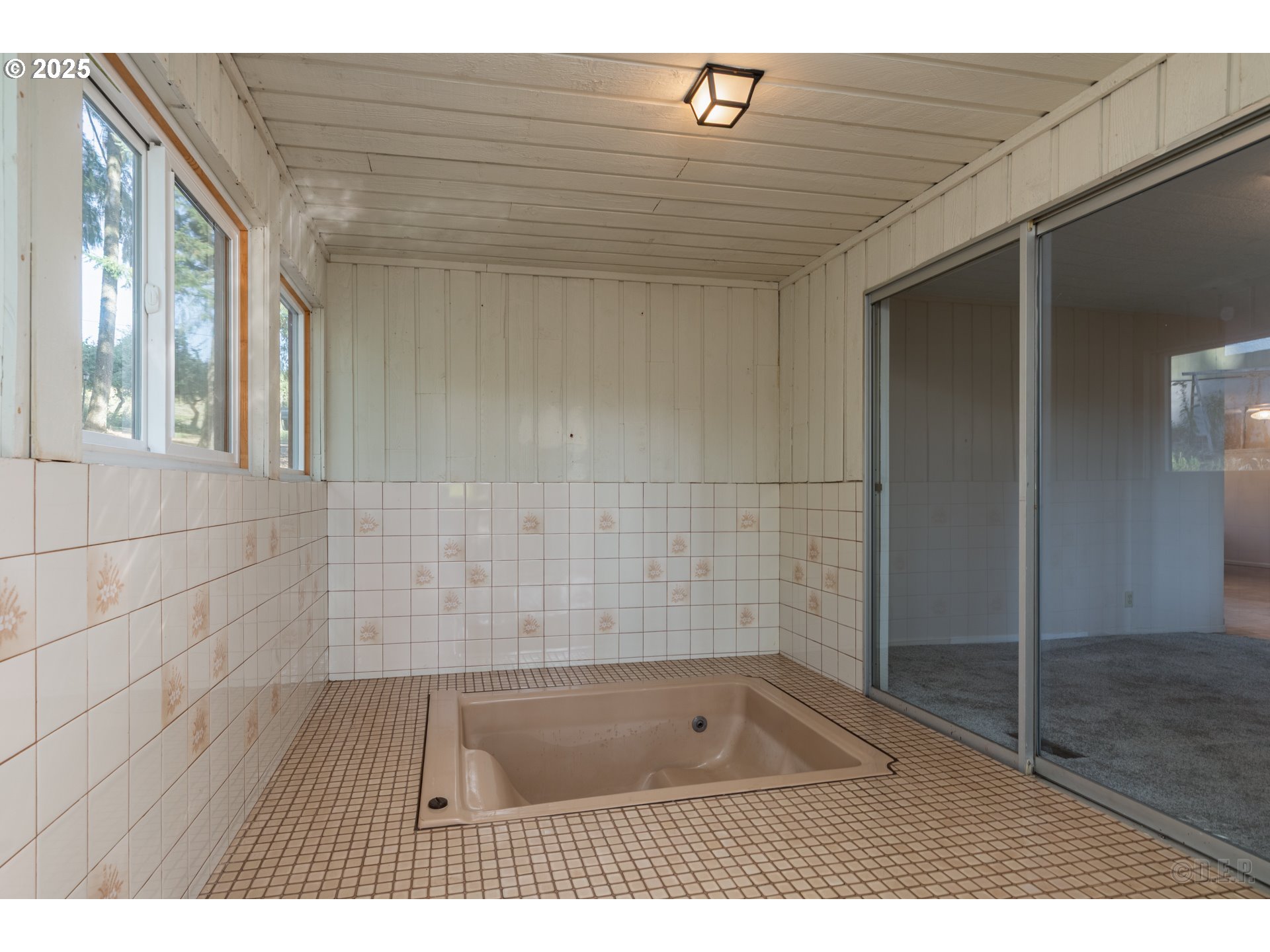 51475 Mountain View Road Scappoose, OR 97056 - Photo 10 of 38 Sun Room