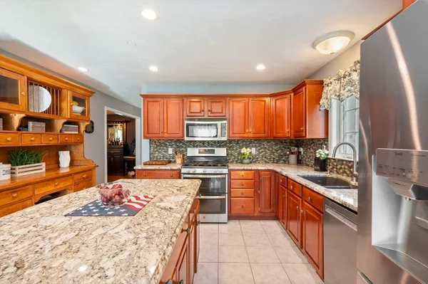 $899,900 | 6 Horton Drive, Norton, MA 02766