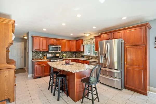 $899,900 | 6 Horton Drive, Norton, MA 02766