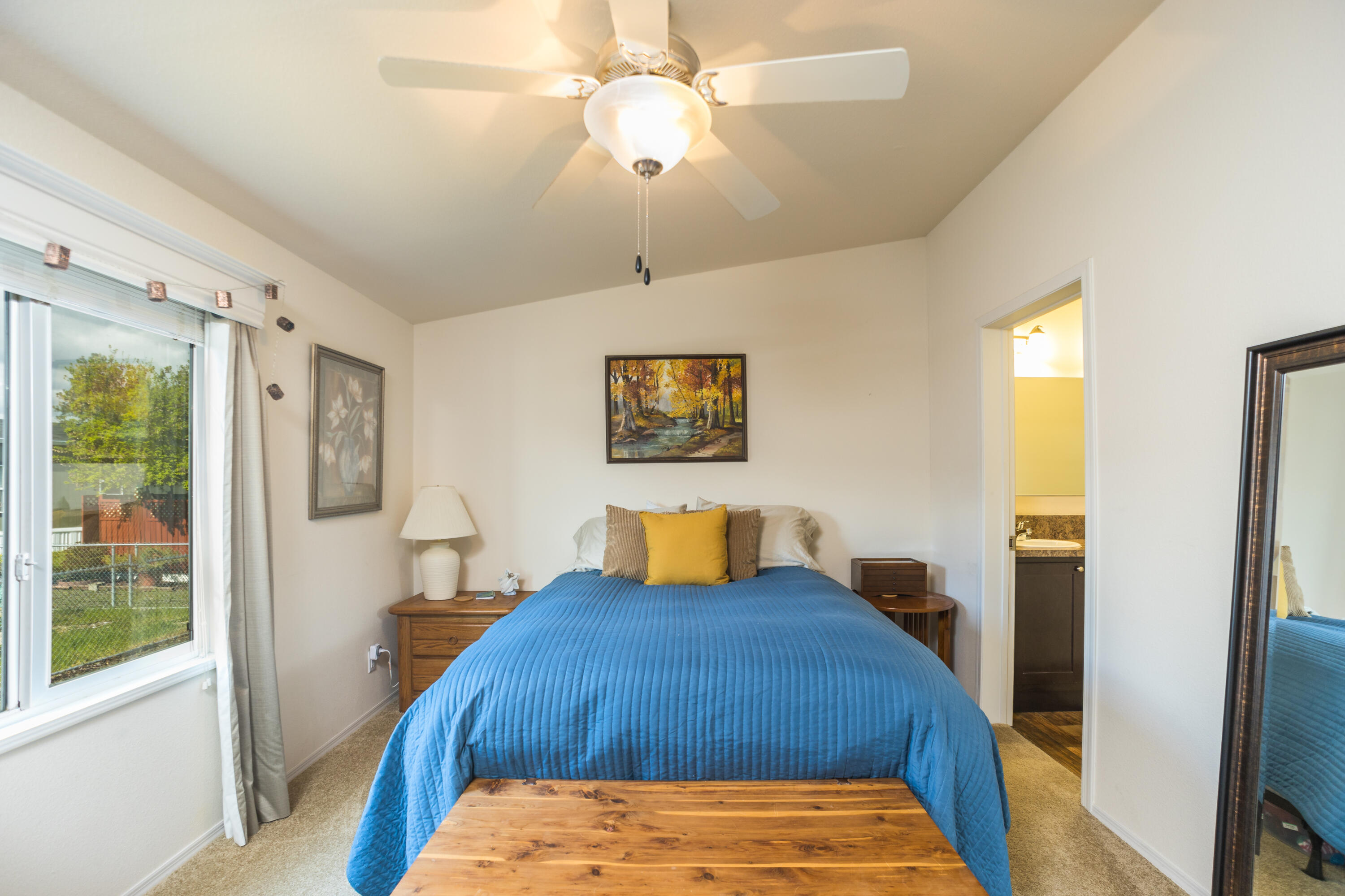 857 Carol Rae Medford, OR 97501 - Photo 12 of 27 079A3799-Edit