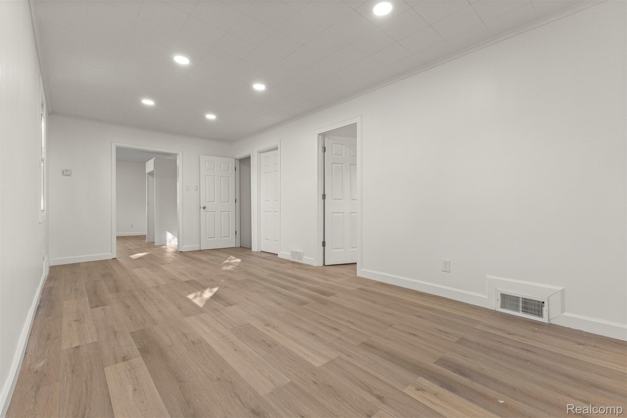 4380 Springwells Street Detroit, MI 48210 - Photo 4 of 31 03.jpg