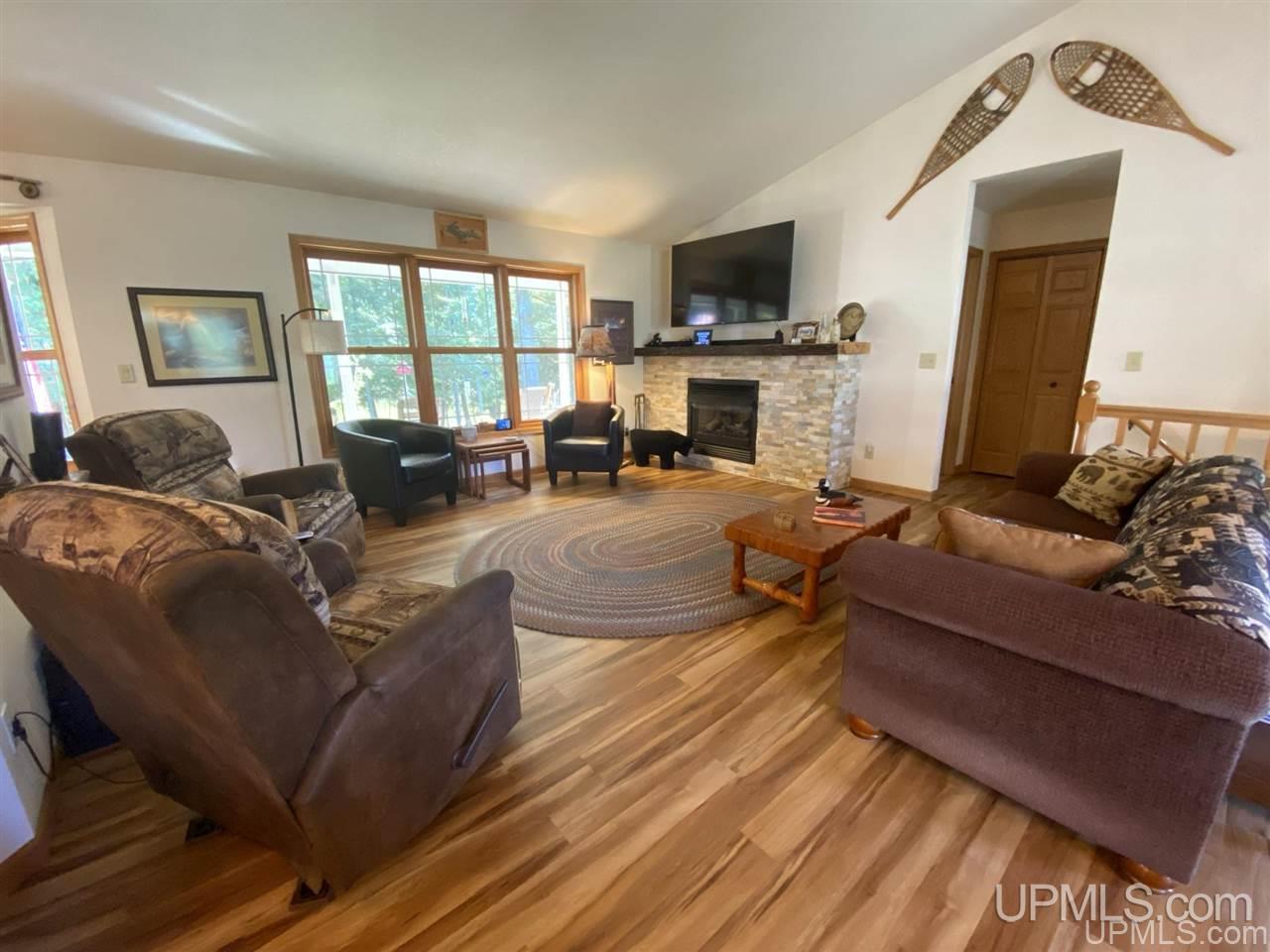 684 N Asp Road Manistique, MI 49854 - Photo 13 of 46