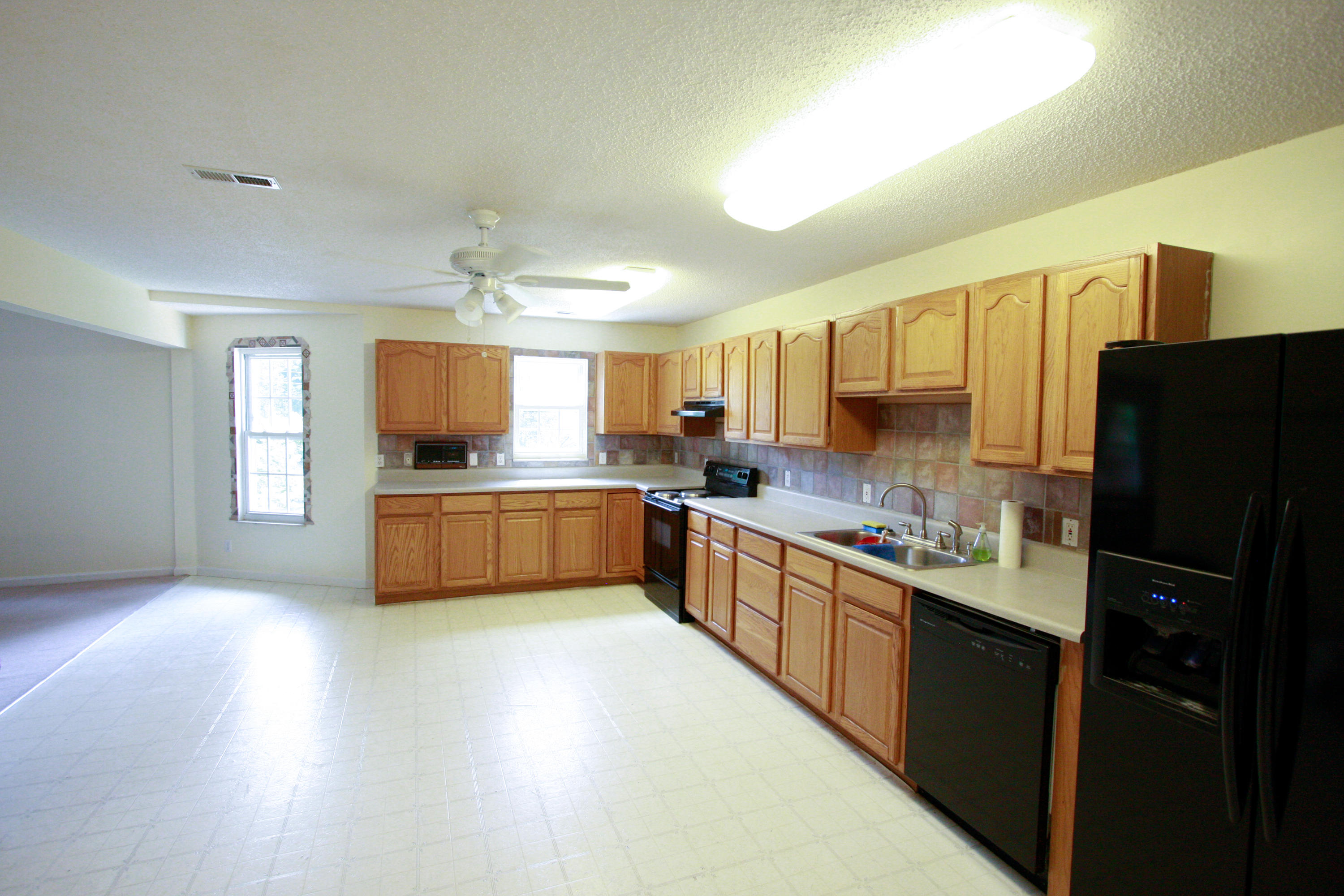 175 Nolan Lane Heiskell, TN 37754 - Photo 22 of 40 Huge Kitchen