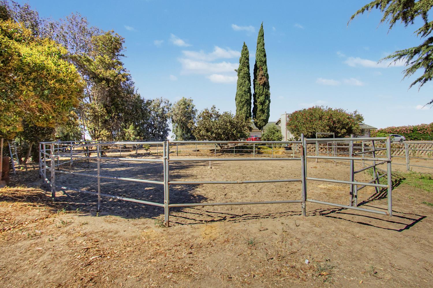 1180 Sunset Road Brentwood, CA 94513 - Photo 22 of 72 round pen