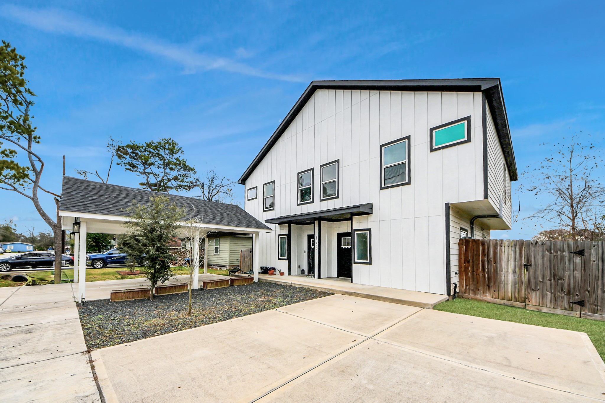 8305 Prairie View Drive, Unit B Houston, TX 77088 - Photo 2 of 22 Spacious driveway with easy access to the street