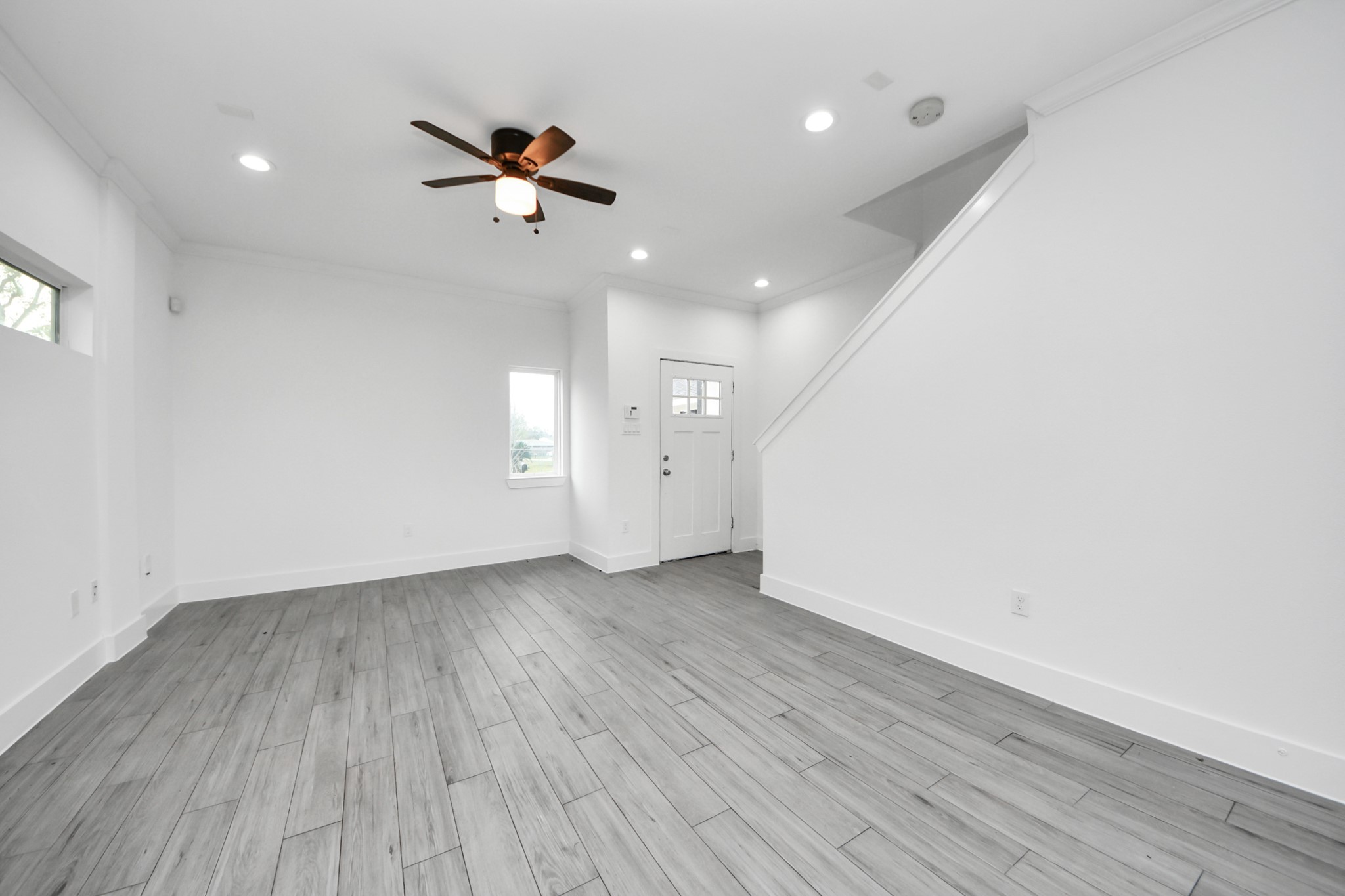 8305 Prairie View Drive, Unit B Houston, TX 77088 - Photo 7 of 22 Flexible living space, perfect for entertaining or relaxing