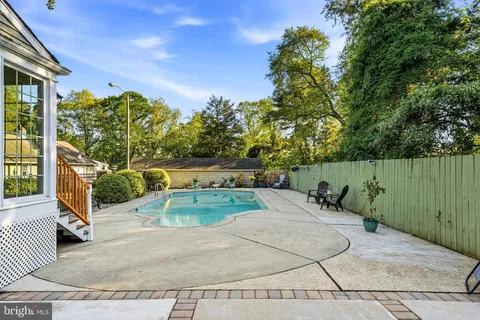 $699,000 | 267 West White Horse Pike, Berlin, NJ 08009