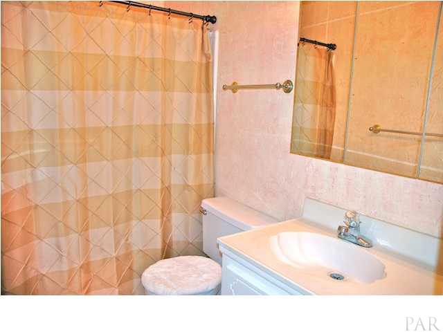 5970 Limestone Road Pensacola, FL 32504 - Photo 19 of 25 Hall Bath