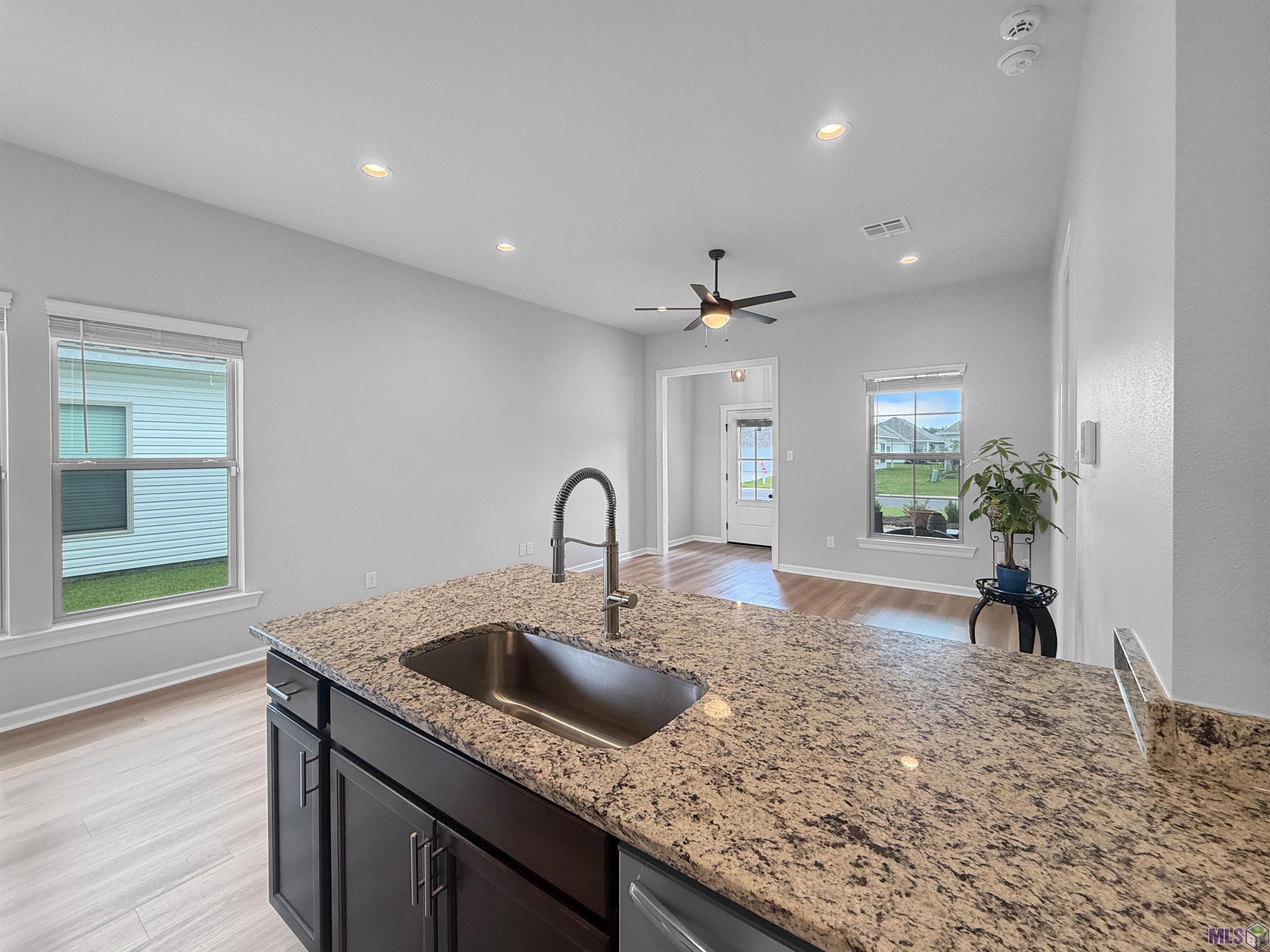28439 Middlebrook Way Denham Springs, LA 70726 - Photo 6 of 22