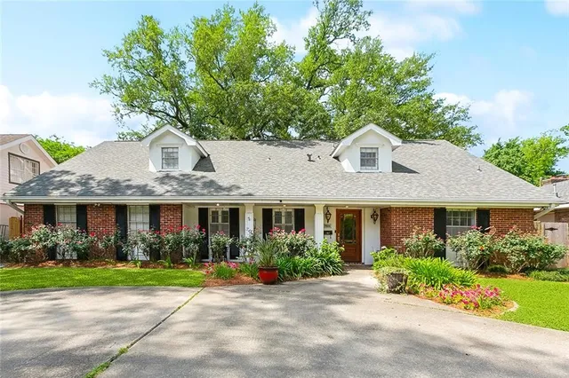 $600,000 | 9504 Robin Lane, River Ridge, LA 70123