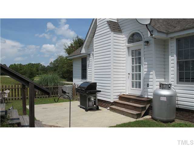 88 Hilliard Road Fuquay-Varina, NC 27526 - Photo 5 of 12