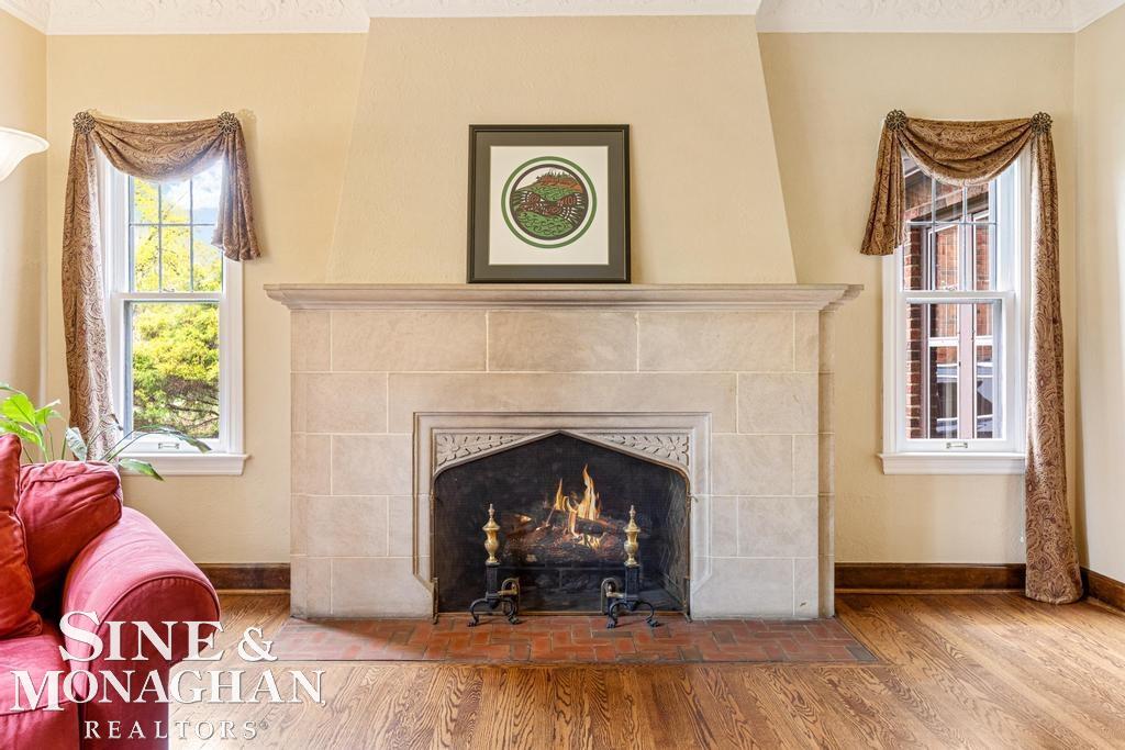 1027 Yorkshire Road Grosse Pointe, MI 48230 - Photo 9 of 64 50106116-8.JPG