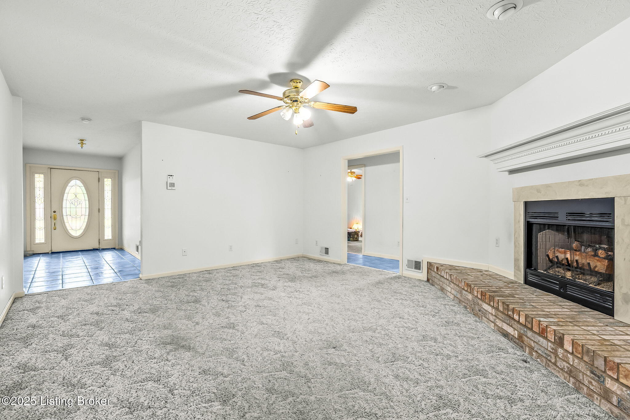 413 Beech Grv Road Shepherdsville, KY 40165 - Photo 9 of 34 Family Room