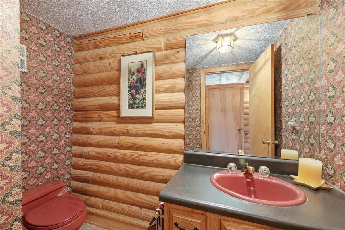 1690 Foster Road Inman, SC 29349 - Photo 15 of 46 Guest Bath