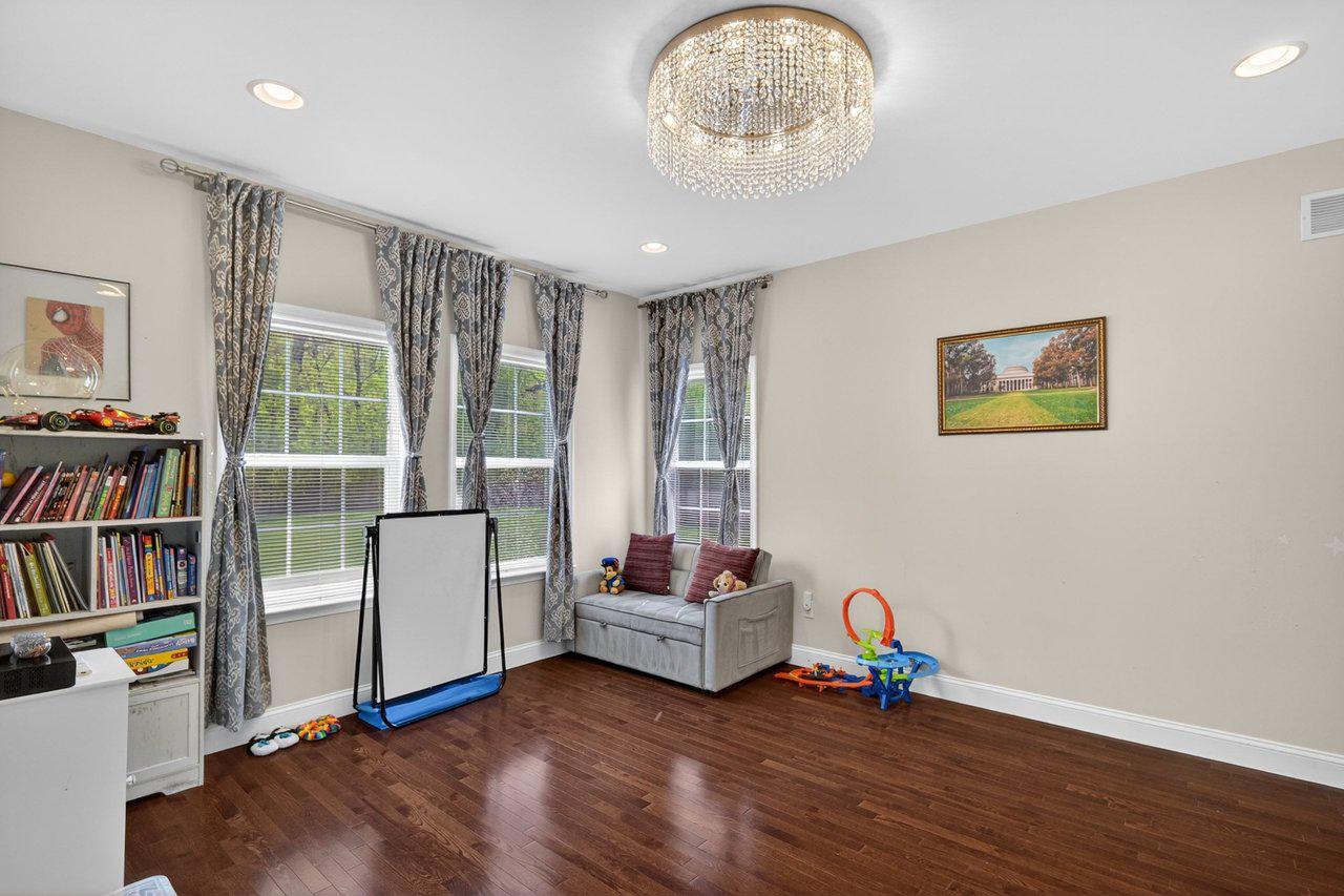 45 Emerald Road Robbinsville, NJ 08691 - Photo 29 of 57 Main floor office space
