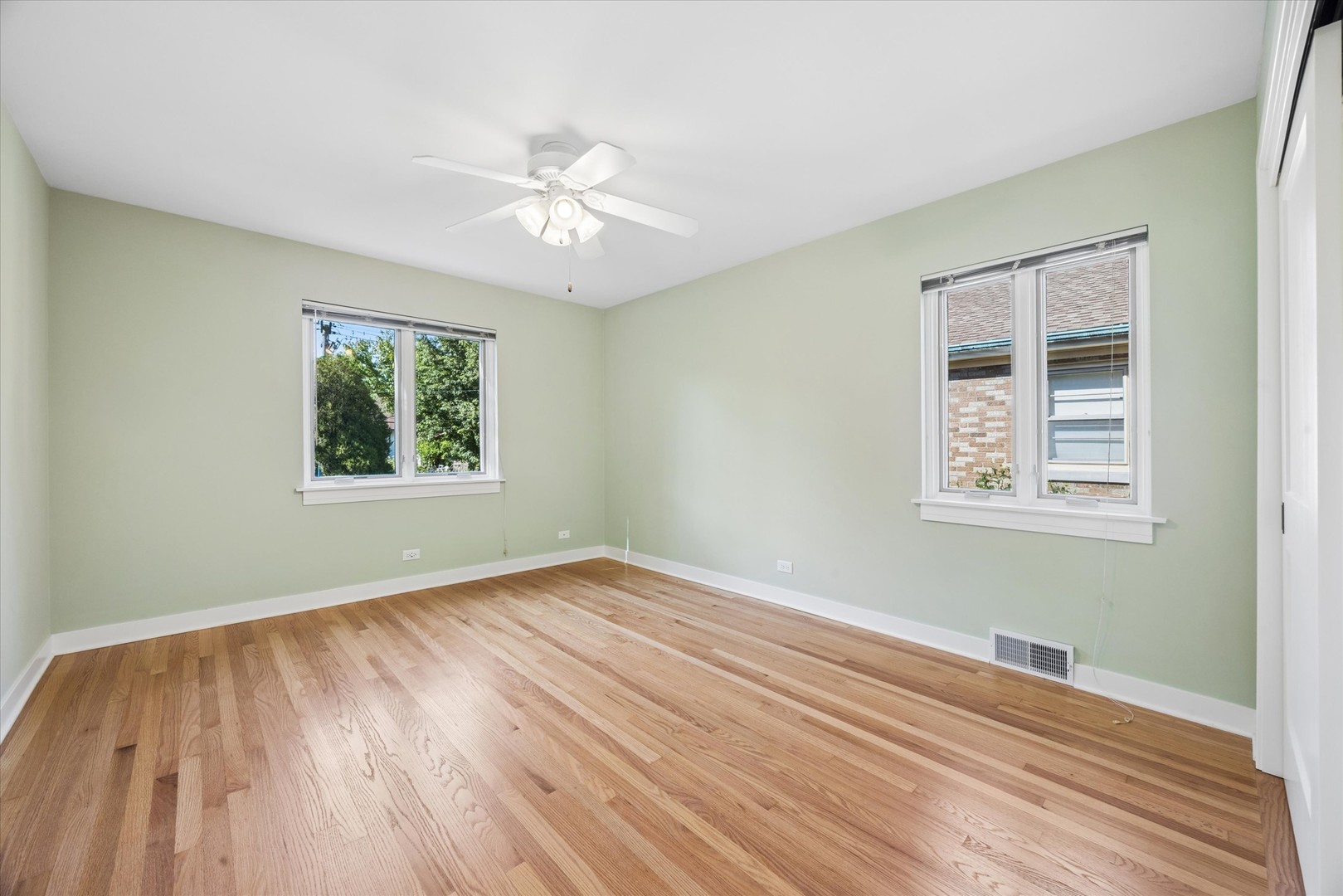 443 Shenstone Road Riverside, IL 60546 - Photo 7 of 16 Gallery Image 7