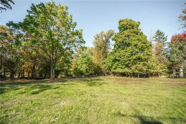 $899,000 | 7 Cloyes Avenue, Lancaster, NY 14043