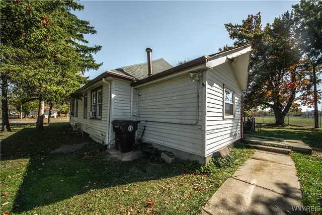 $899,000 | 7 Cloyes Avenue, Lancaster, NY 14043