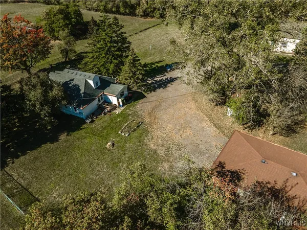 $899,000 | 7 Cloyes Avenue, Lancaster, NY 14043