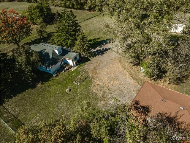 $899,000 | 7 Cloyes Avenue, Lancaster, NY 14043