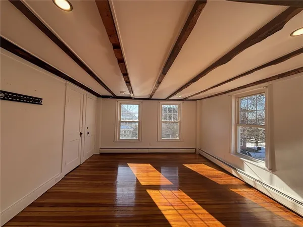 $2,900 | 712 Hope Street, Unit 2, Bristol, RI 02809