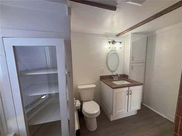 $2,900 | 712 Hope Street, Unit 2, Bristol, RI 02809
