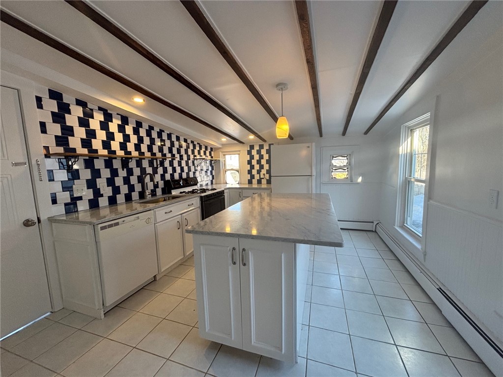 712 Hope Street, Unit 2 Bristol, RI 02809 - Photo 5 of 18