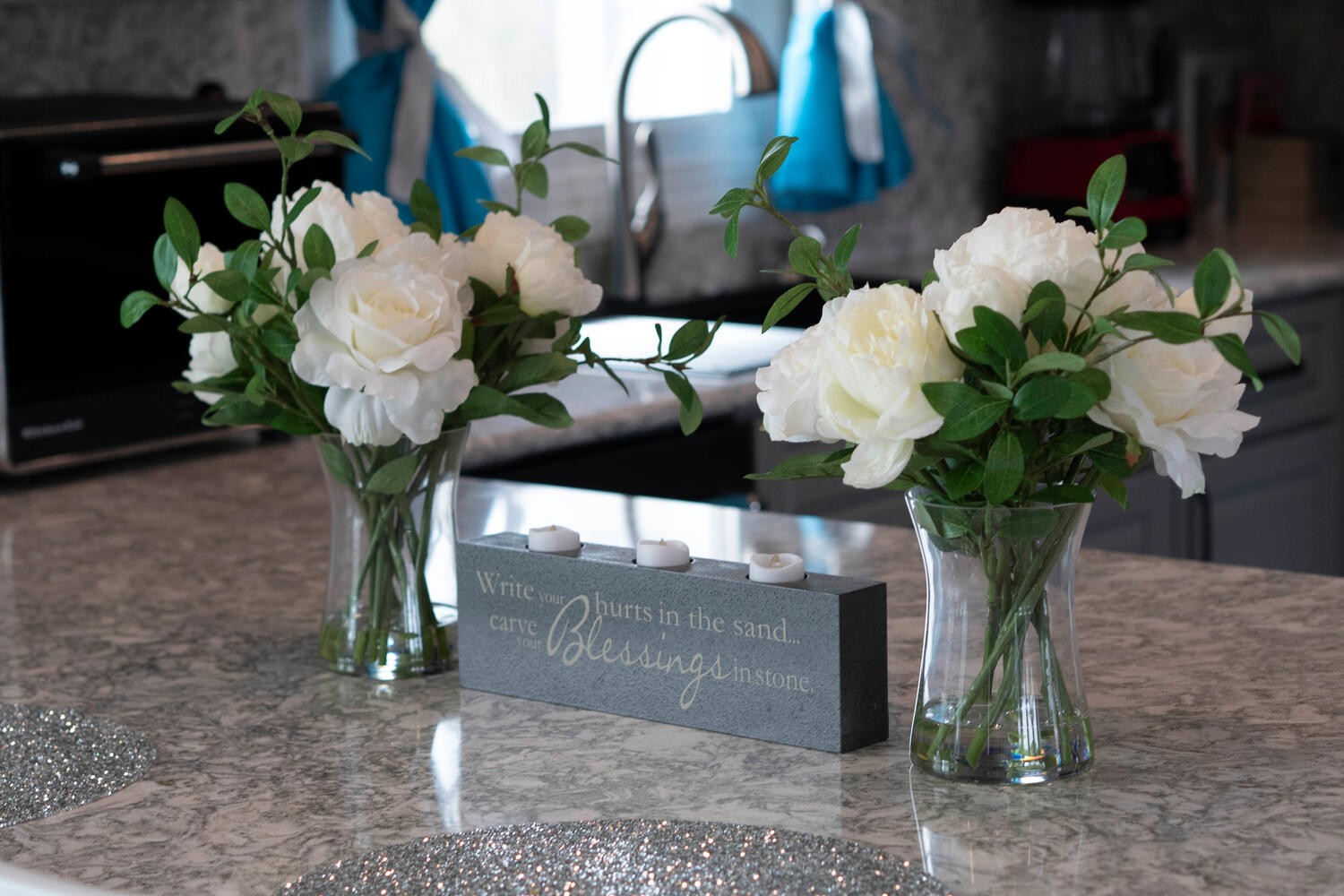 731 Baker Road Columbia, TN 38401 - Photo 8 of 30 a vase of flowers sitting on a floor