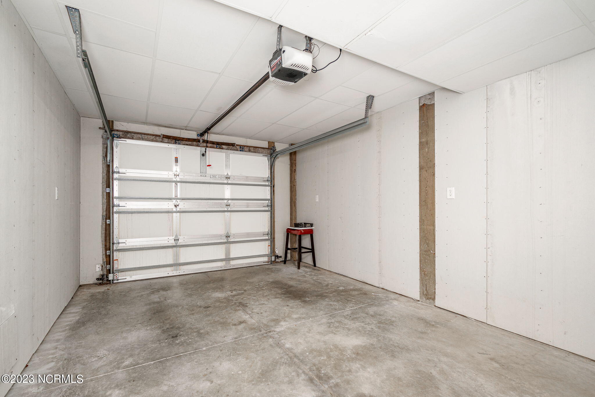 200 Ocean Boulevard Atlantic Beach, NC 28512 - Photo 47 of 75 Attached garage