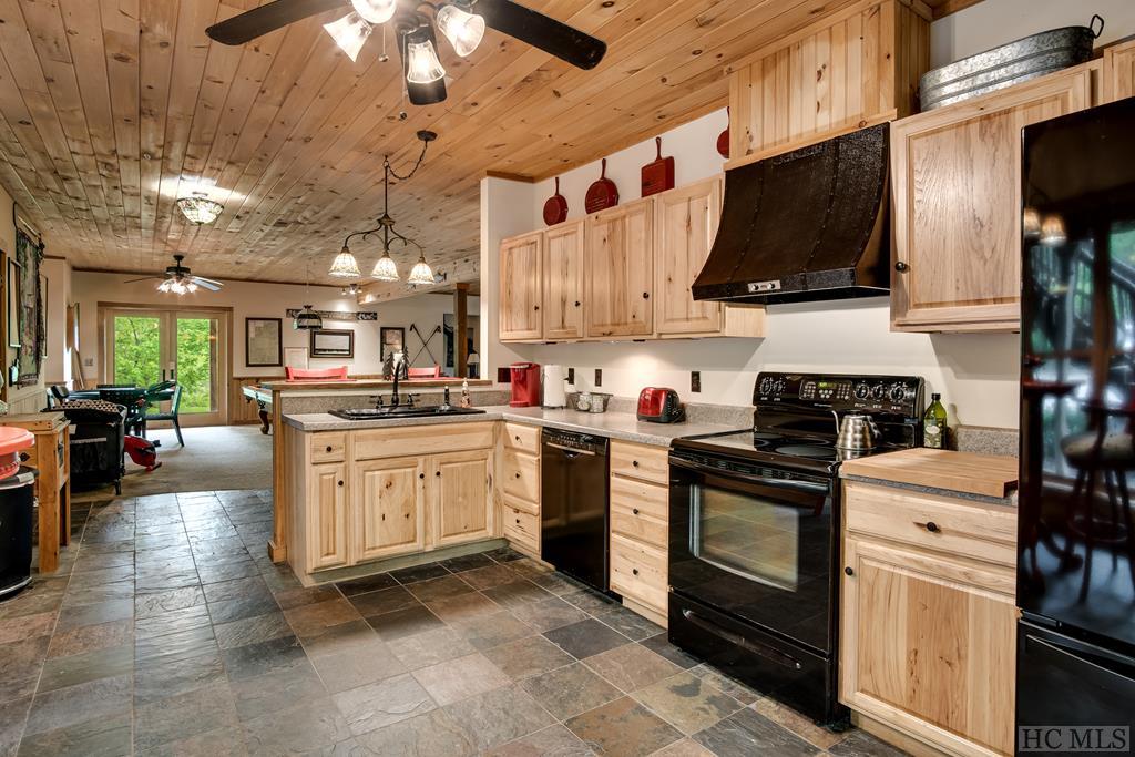 286 Stockton Road Franklin, NC 28734 - Photo 26 of 52 Gallery Image 26