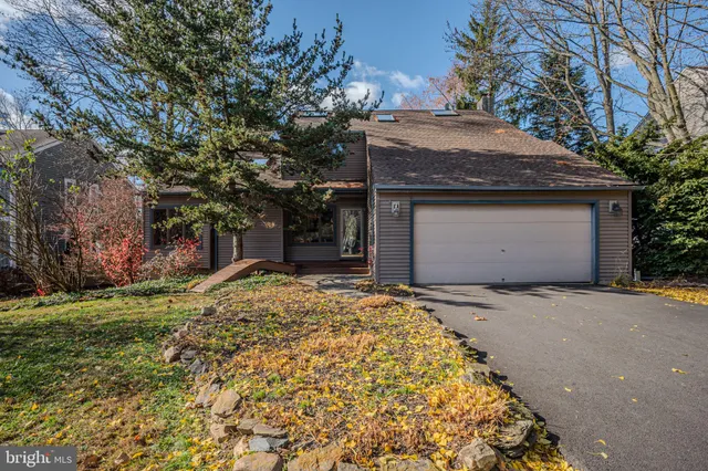 $630,000 | 28 Harris Circle, Newark, DE 19711