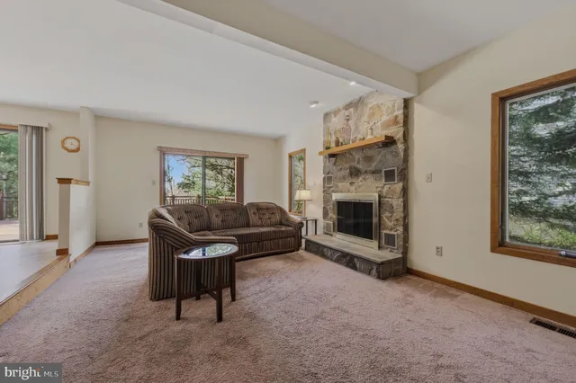 $630,000 | 28 Harris Circle, Newark, DE 19711