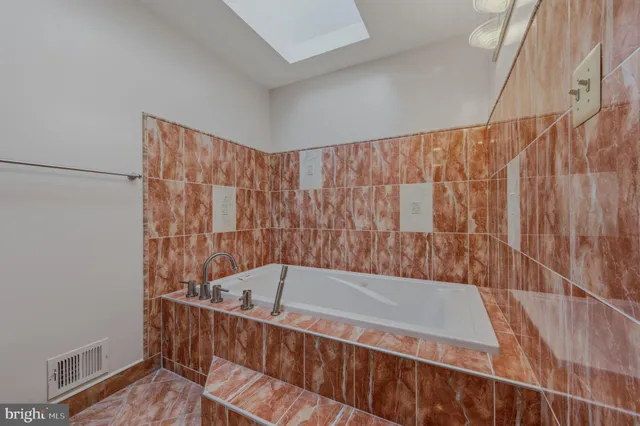 $630,000 | 28 Harris Circle, Newark, DE 19711