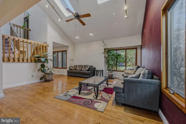 $630,000 | 28 Harris Circle, Newark, DE 19711