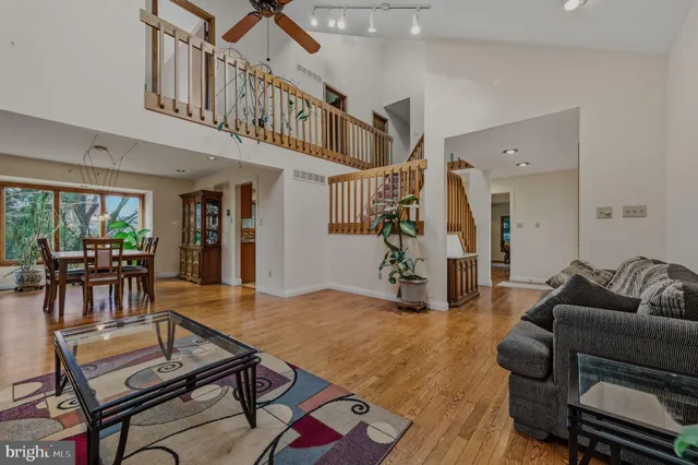 $630,000 | 28 Harris Circle, Newark, DE 19711