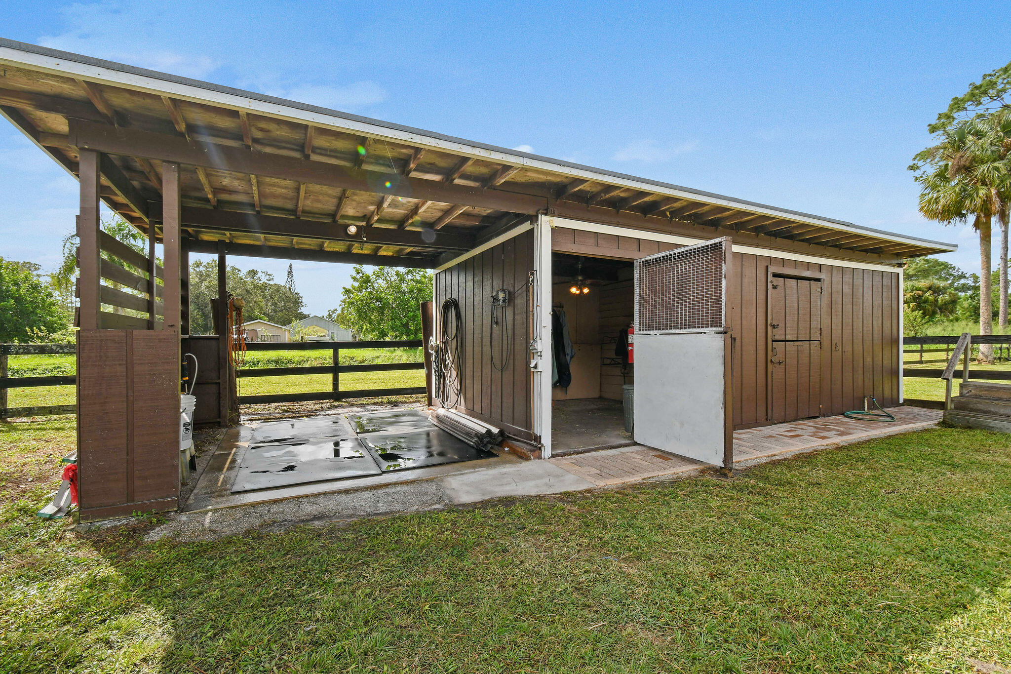 12390 Sandy Run Road Jupiter, FL 33478 - Photo 5 of 50 12390SandyRunRd(53)