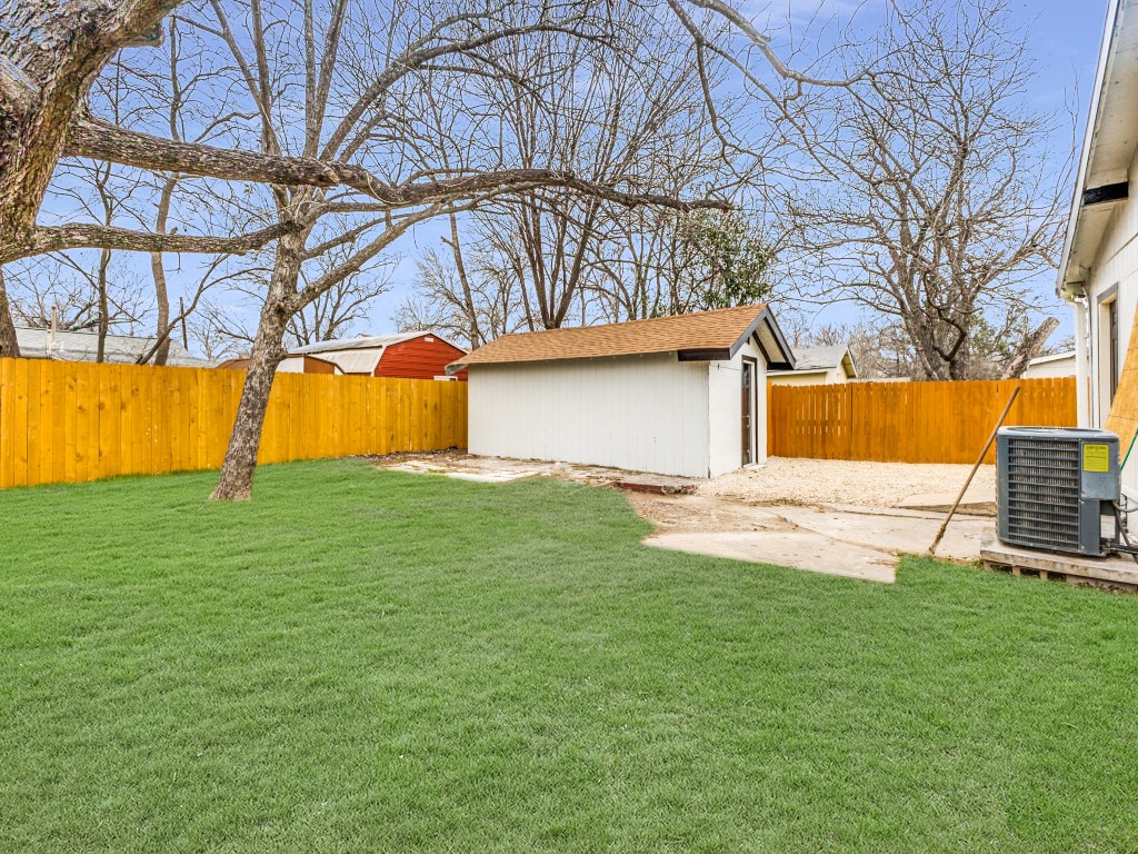 1108 Vasquez Street Austin, TX 78741 - Photo 31 of 33