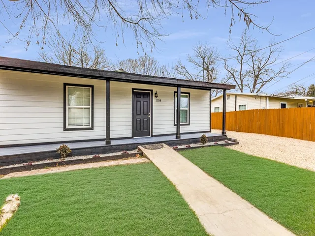 a view of outdoor space with a garden
