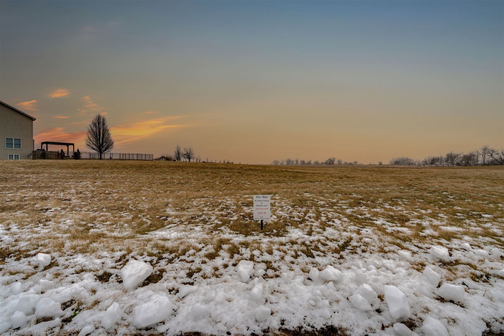 15 Boulder Drive Carlock, IL 61725 - Photo 2 of 3 a view of an ocean