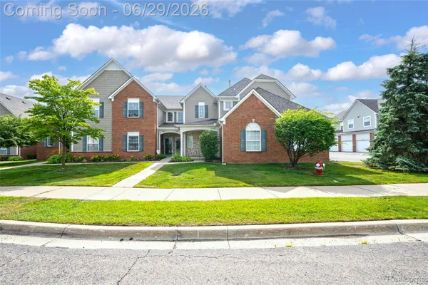 $217,500 | 54726 Monarch Drive, Utica, MI 48316