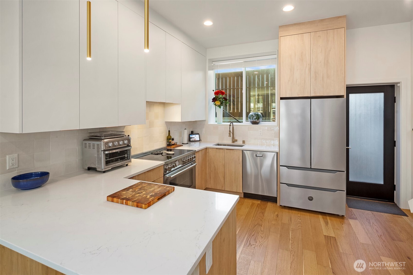 4104 Leary Way Northwest Seattle, WA 98107 - Photo 8 of 34