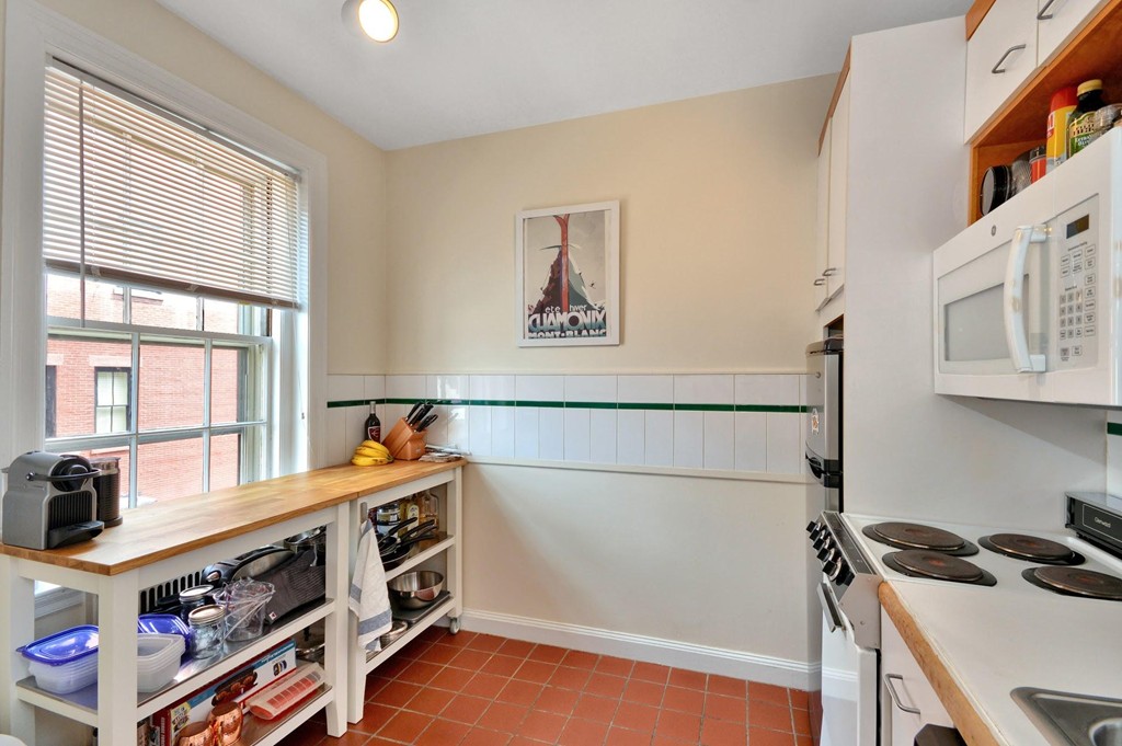 92 Beacon Street, Unit 32 Boston, MA 02108 - Photo 4 of 10