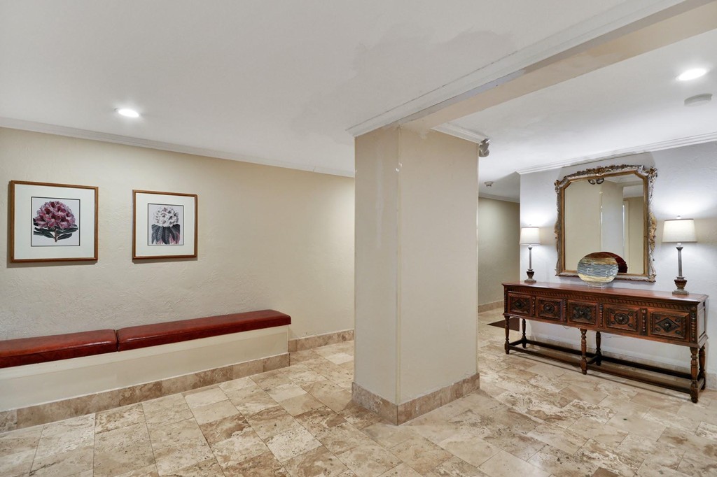 92 Beacon Street, Unit 32 Boston, MA 02108 - Photo 9 of 10