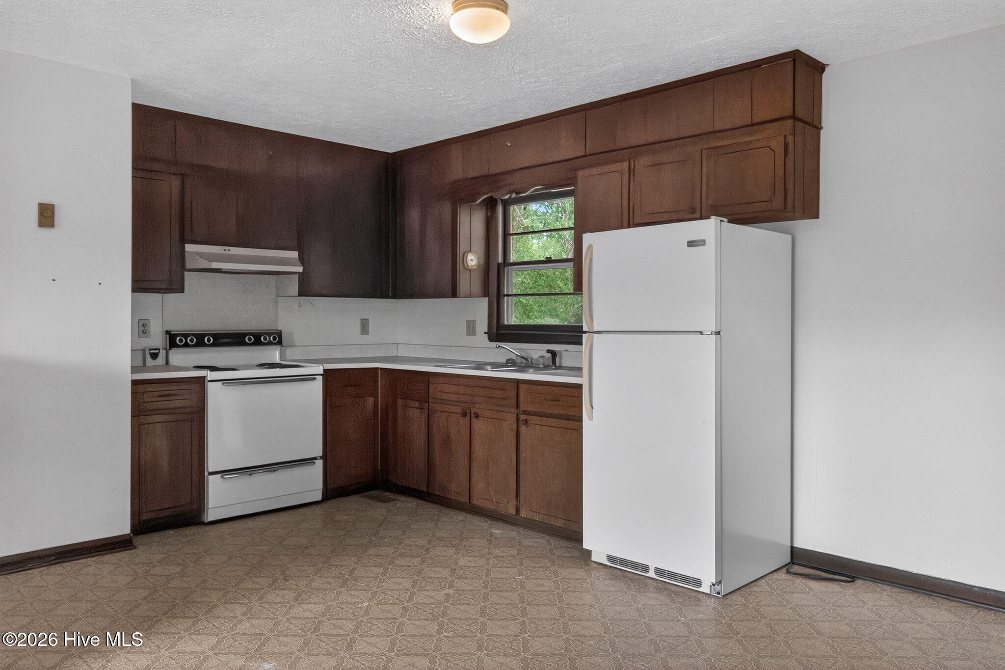 3772 Tom Sessions Road Whiteville, NC 28472 - Photo 4 of 17 13_3772_Tom_Sessions_Rd_Whiteville_NC_28