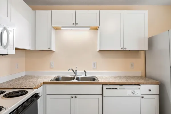 $225,000 | 121 Westview Drive, Unit 27, Carrboro, NC 27510