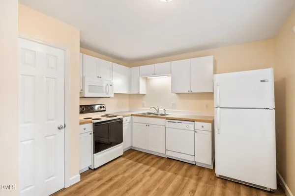 $225,000 | 121 Westview Drive, Unit 27, Carrboro, NC 27510