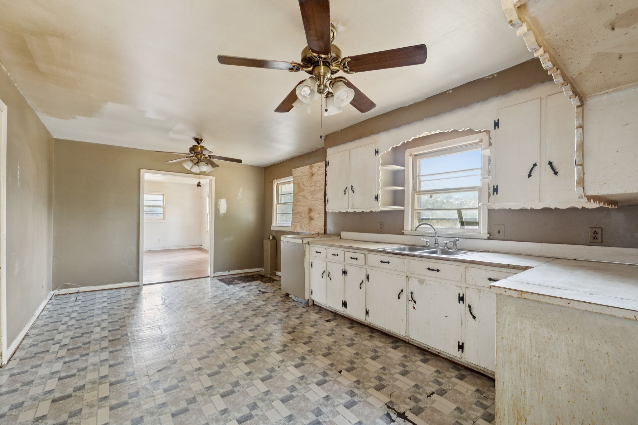 9493 Elk Ridge Road Mount Pleasant, TN 38474 - Photo 4 of 21 Gallery Image 4